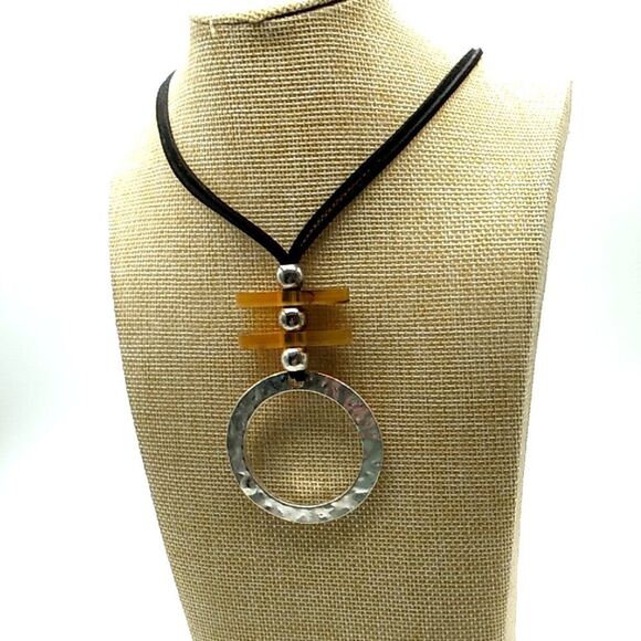 Hammered Open Circle Silver-tone Pendant Necklace Leather Cord - Picture 3 of 16